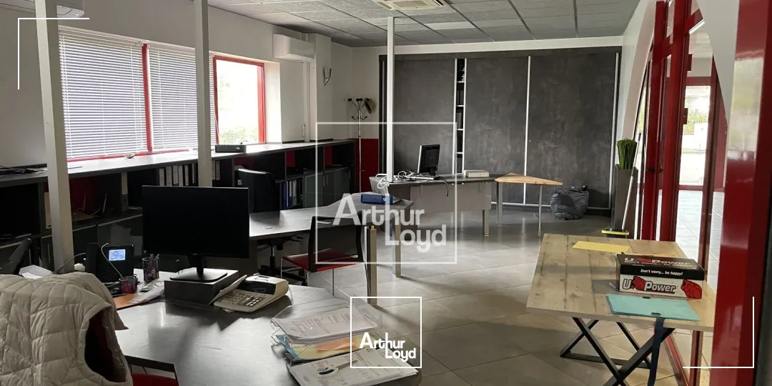 site industriel 1555 m² - vaste foncier