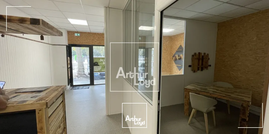 bureaux/commerce env. 67 m² à louer