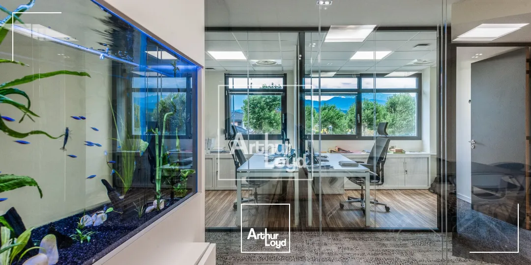 BUREAUX A VENDRE OU A LOUER - ESPACE COMBOIRE 