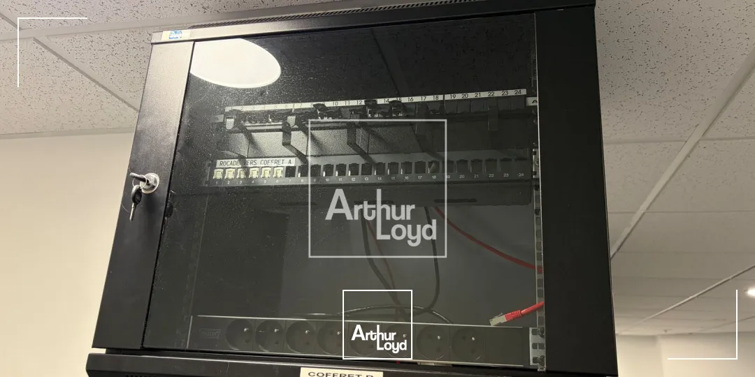 BUREAUX A LOUER MEYLAN - 180 m² 