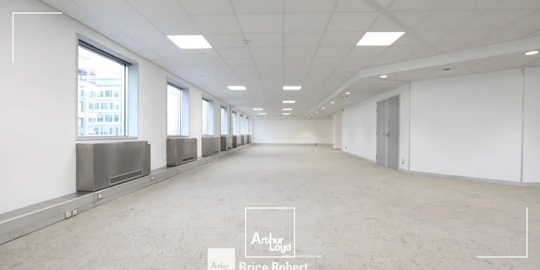 A vendre - LE RHONE ALPES - Bureaux dans un immeuble emblématique - Lyon 3ème Part-Dieu