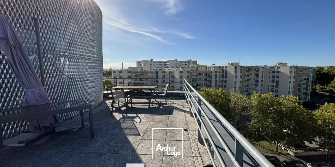 A vendre - LE STARGATE - Bureaux avec terrasse privative - Vaulx en Velin