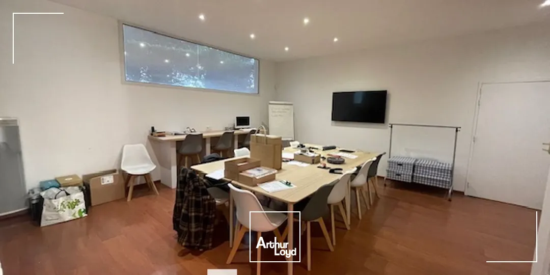 A vendre ou à louer - Locaux commerciaux lumineux - Lyon 3ème 