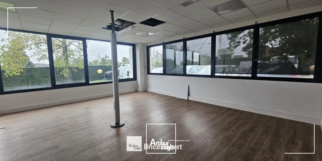 A louer - LE LUMIERE - Bureaux avec espace de stockage - Bron