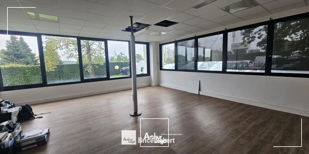 A louer - LE LUMIERE - Bureaux avec espace de stockage - Bron