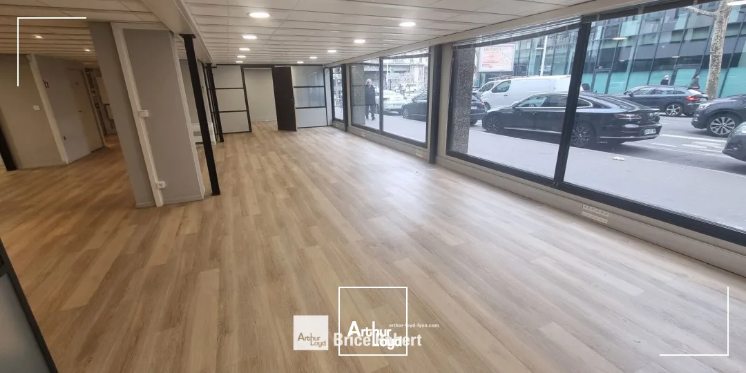 A louer - LES TOPAZES - Bureaux avec mezzanine - Lyon 6ème Part-Dieu