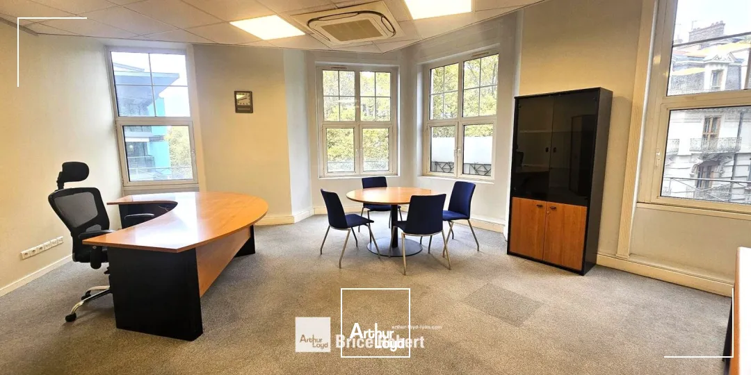 A louer - Bureaux en étage élevé - Lyon 6ème Brotteaux 