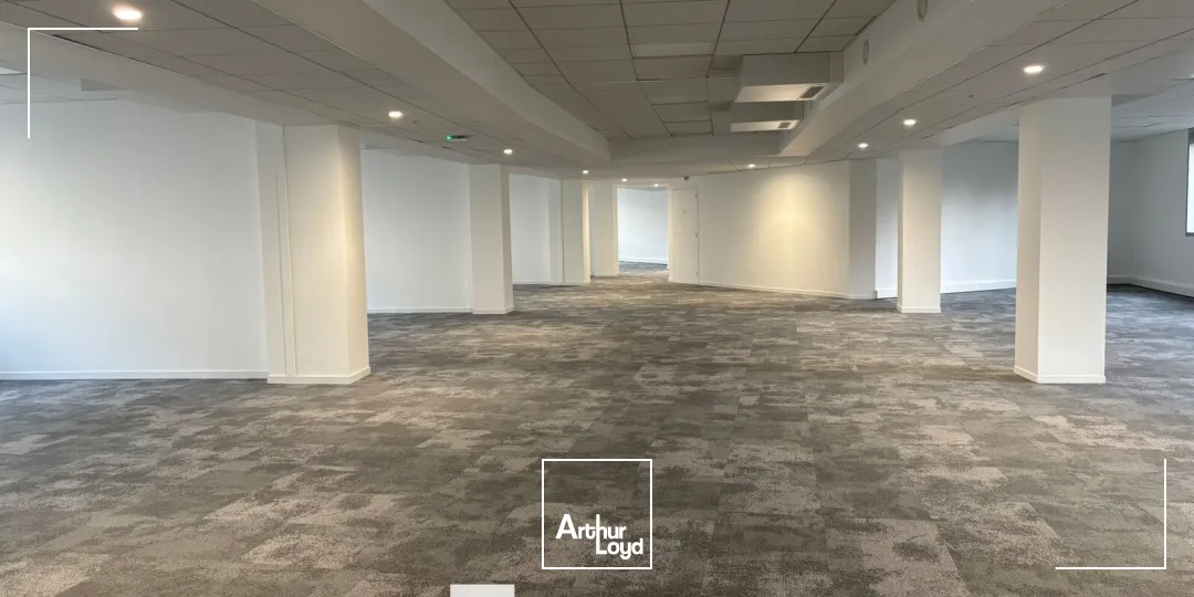 A louer - LE DISCOVER - Bureaux accompagnés de parkings et d'archives - Lyon 3ème Part-Dieu