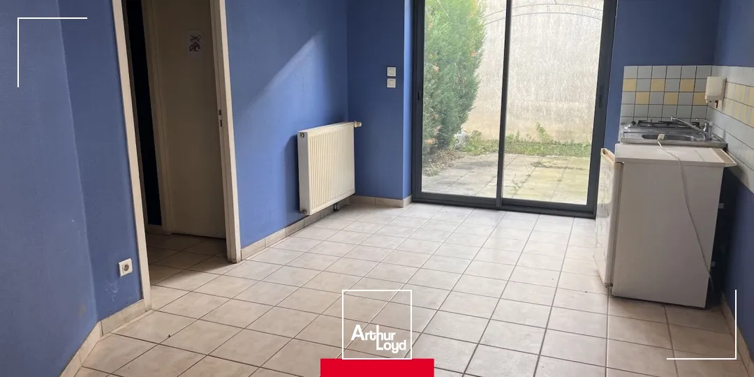 À VENDRE : Local d'activités de 917 m², indépendant sur son terrain de 2&nbsp;250 m² à Belleville-en-Beaujolais