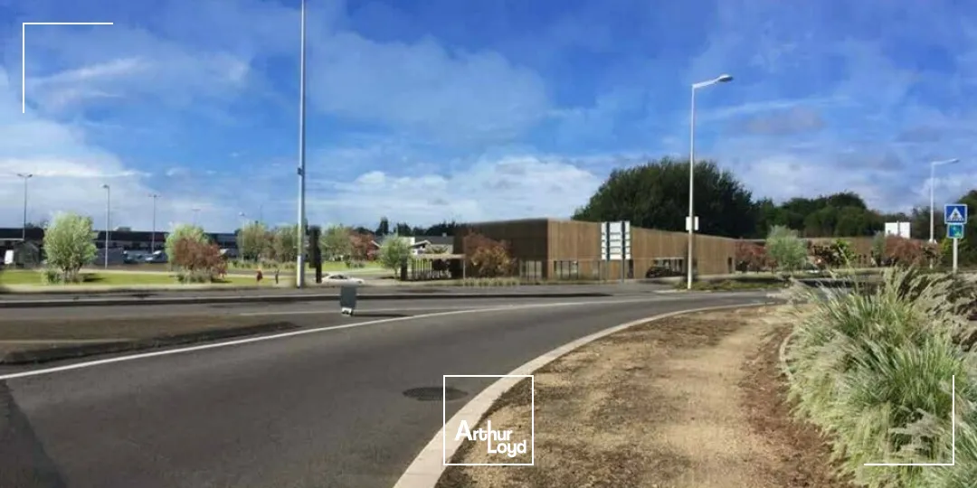 A LOUER LOCAL COMMERCIAL NEUF DE 298 m2 - ZONE COMMERCIALE - LES SABLES D'OLONNE