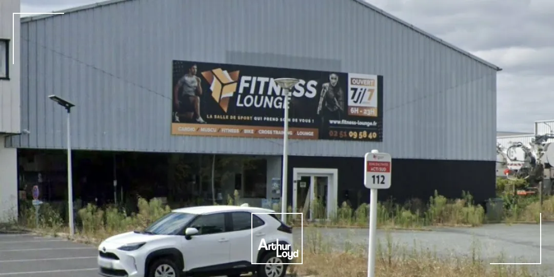 LOCAL COMMERCIAL 1&nbsp;200 M² À LOUER  LA ROCHE-SUR-YON (ZONE SUD)