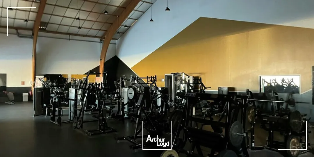 LOCAL COMMERCIAL 1&nbsp;200 M² À LOUER  LA ROCHE-SUR-YON (ZONE SUD)