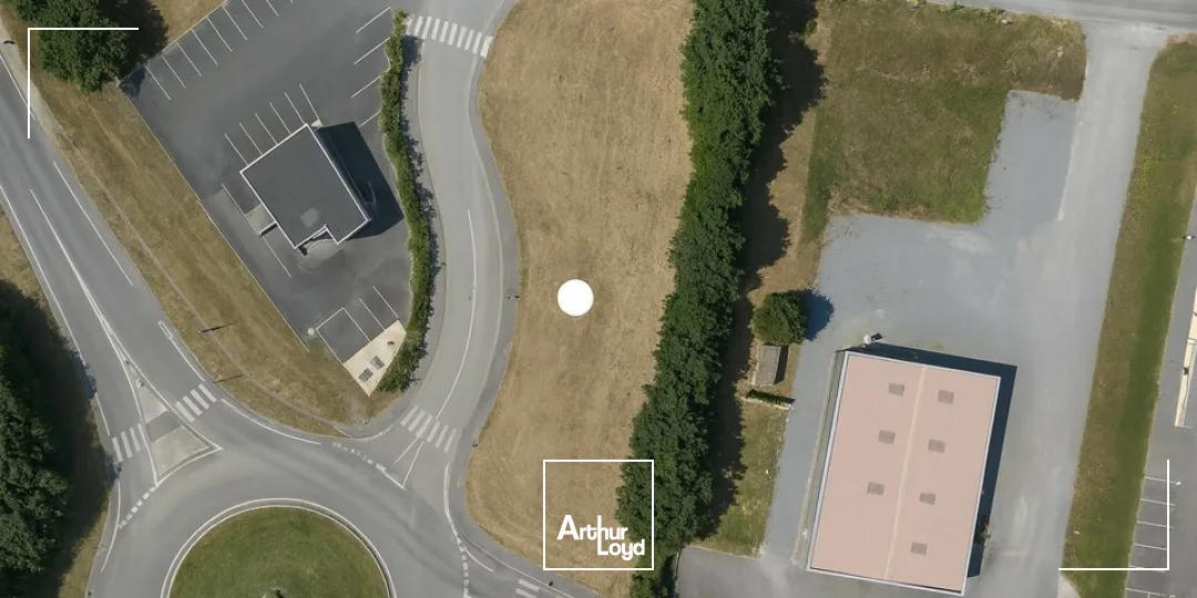 LA FERRIÈRE  TERRAIN À VENDRE PRO  1&nbsp;800 M²