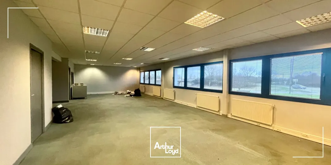 Locaux d'activité à louer à LA VAUPALIERE 76150