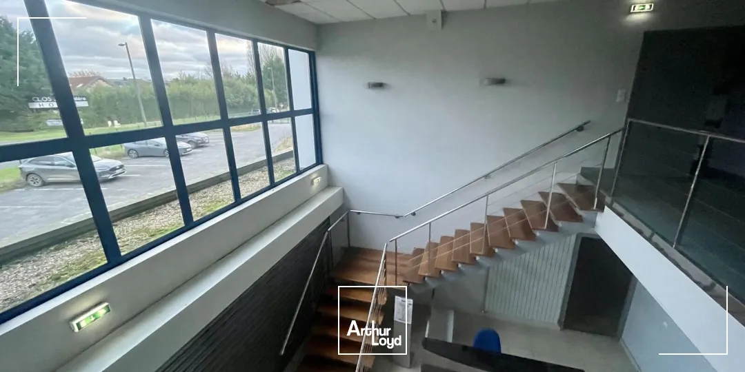 Locaux d'activité à louer à LA VAUPALIERE 76150