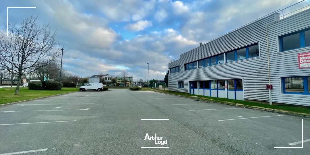 Locaux d'activité à louer à LA VAUPALIERE 76150