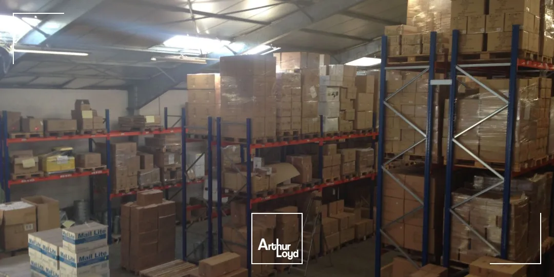 Bâtiment indépendant à Louer