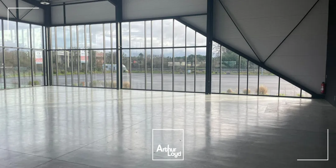 LOCAL COMMERCIAL A LOUER - 430 M² - PLOEREN 