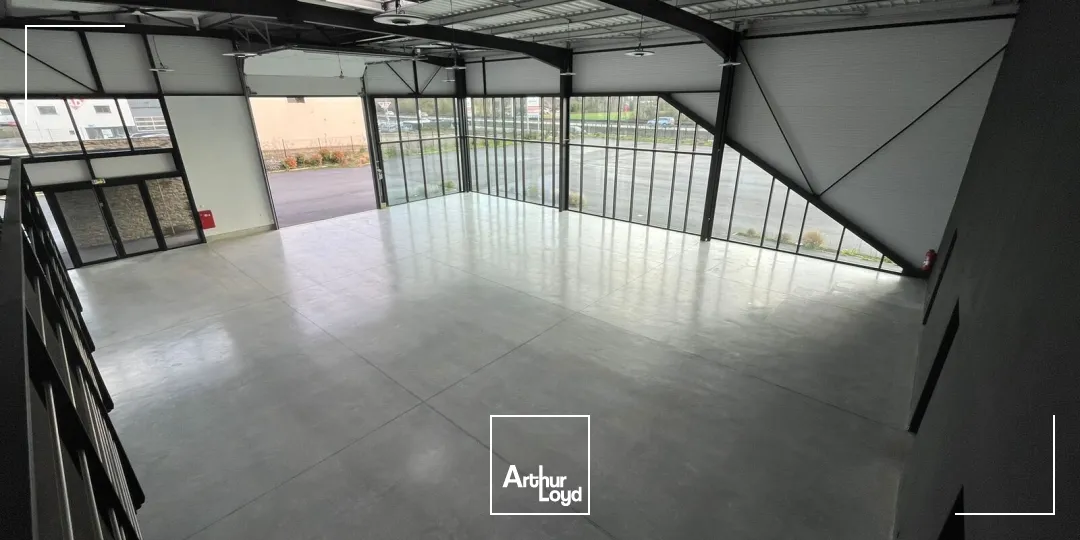 LOCAL COMMERCIAL A LOUER - 430 M² - PLOEREN 