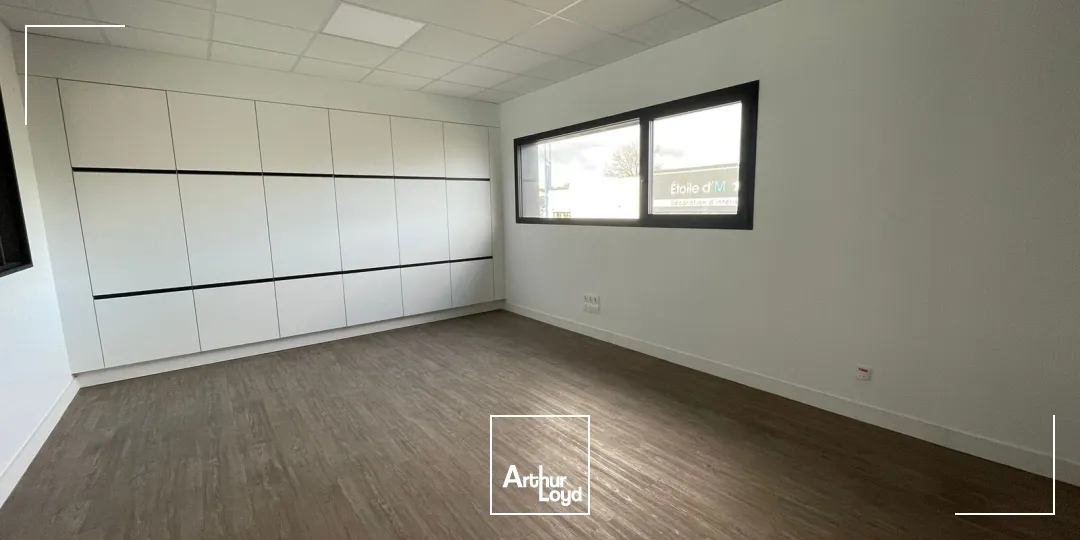 LOCAL COMMERCIAL A LOUER - 430 M² - PLOEREN 