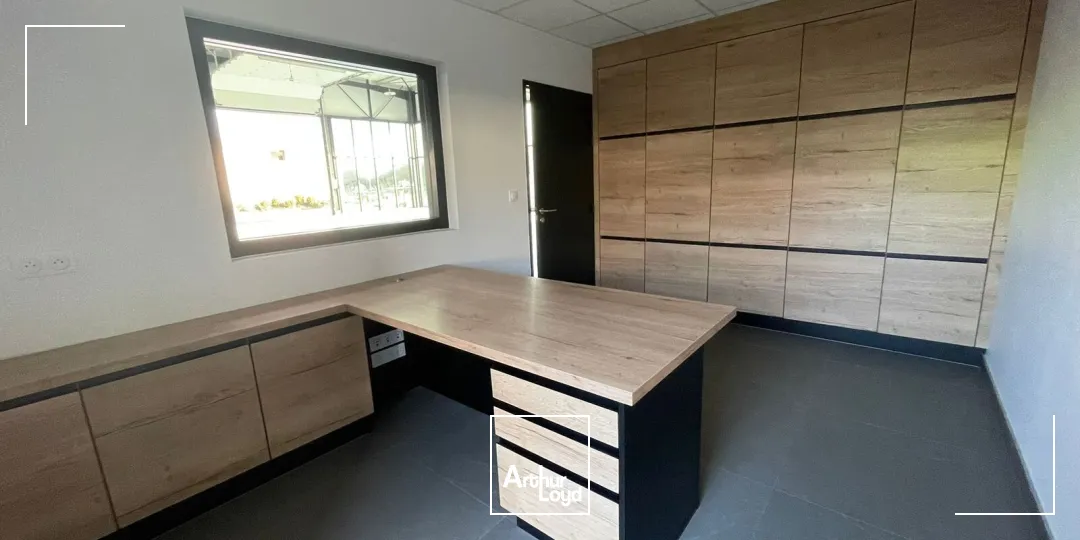 LOCAL COMMERCIAL A LOUER - 430 M² - PLOEREN 