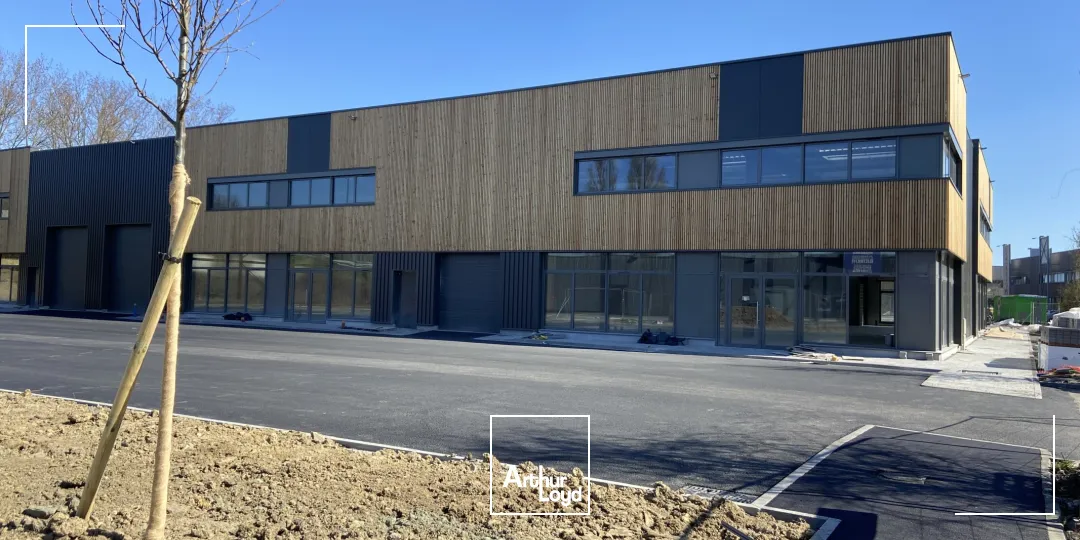 A vendre, à louer, locaux d'activités neufs, La Chapelle d'Armentières. 