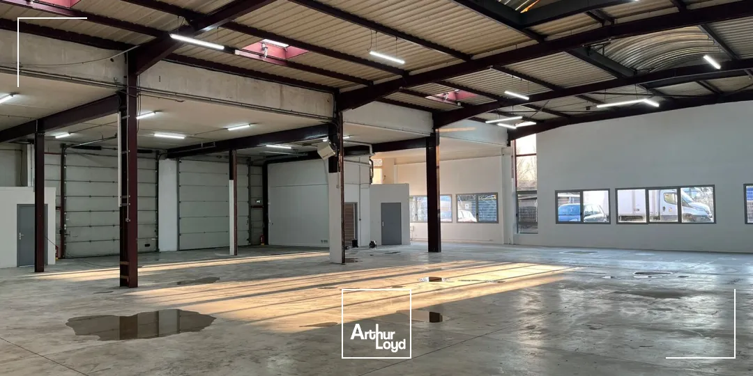 A LOUER : atelier-bureaux à partir de 612 m² - ZI Coudray Blanc-Mesnil - Rénové - A1/A3/RER B - HSP 6m