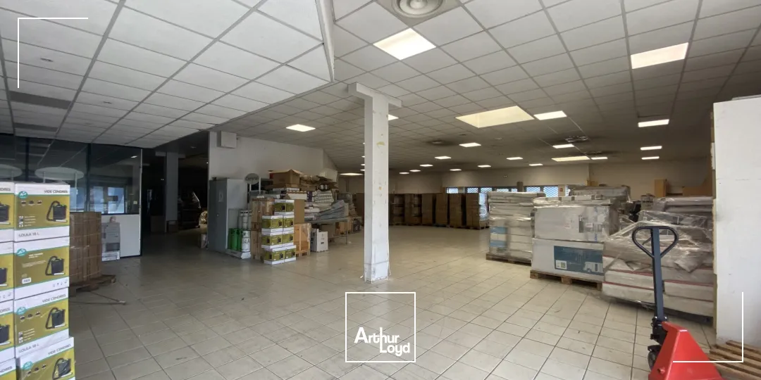 BATIMENT MIXTE INDEPENDANT AVEC VISIBILITE