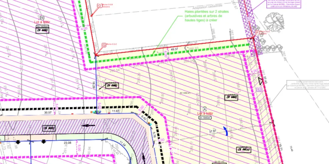 Terrain viabilisé à vendre de 1966 m2 à Saint-Etienne-La-Varenne (69460) en zone d'activité, avec visibilité sur l'axe passant