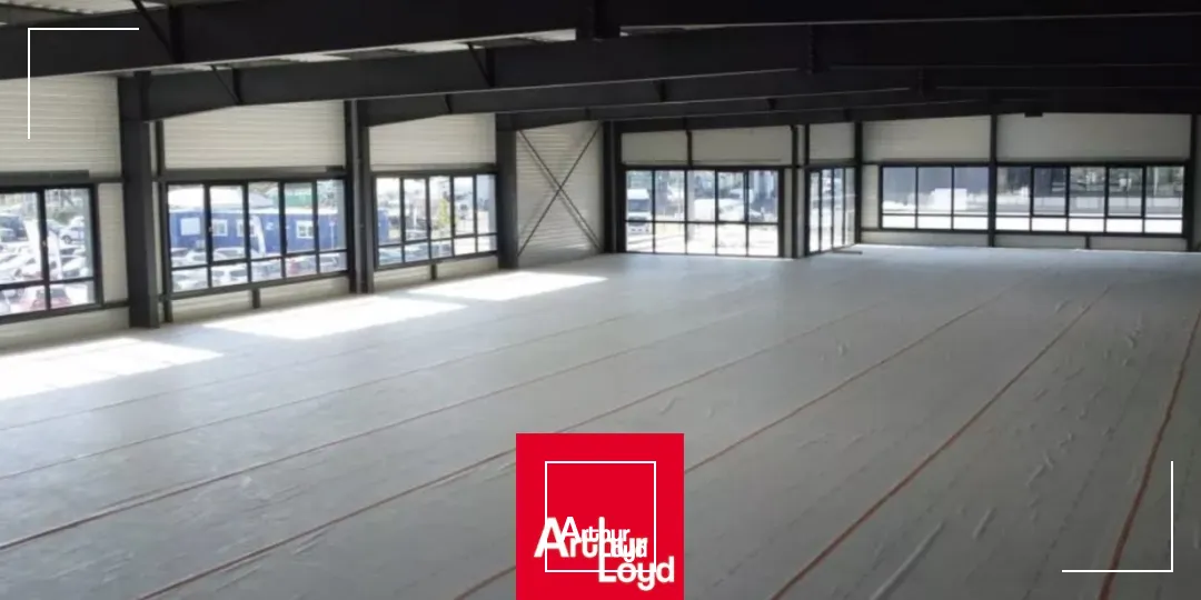 LOCAUX D'ACTIVITE - SHOWROOM A LOUER - VILLEFRANCHE SUR SAONE