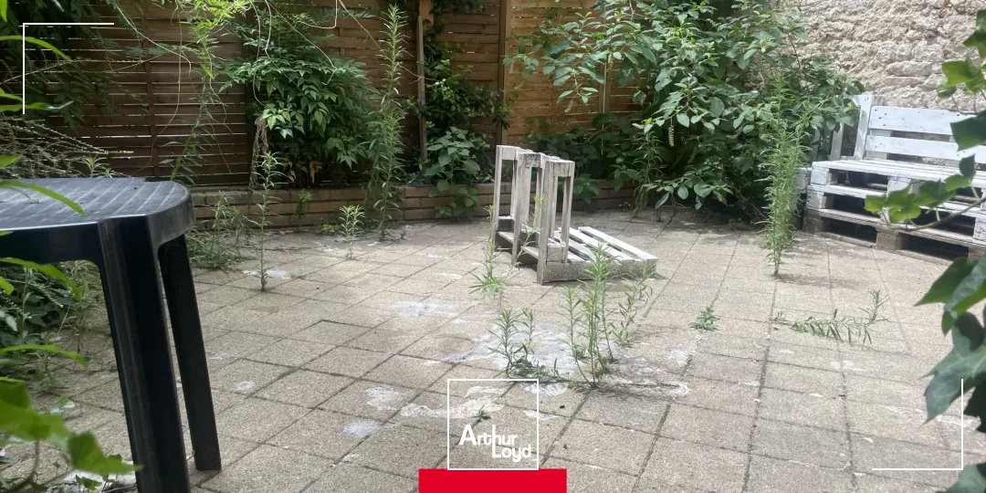 A louer au centre ville de Villefranche sur Saône, local commercial idéal pour une activité de restauration.