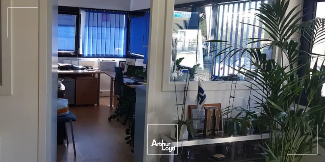 Bureaux à vendre à investisseur proche du Campus de Villefranche (69400)