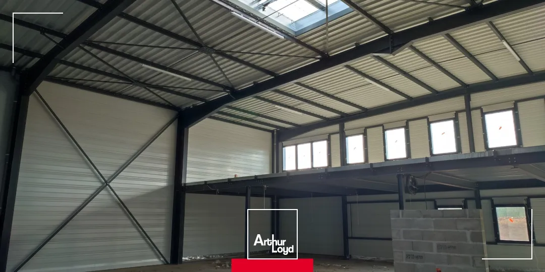 Locaux d'activité à vendre à Mionnay (01390), à partir de 165 m2, proximité A46 et route de Lyon