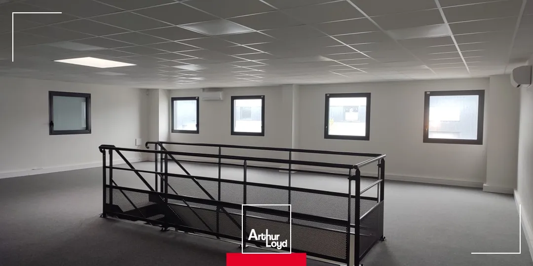 A louer - LOCAL D'ACTIVITE a378 m2 - GENAY