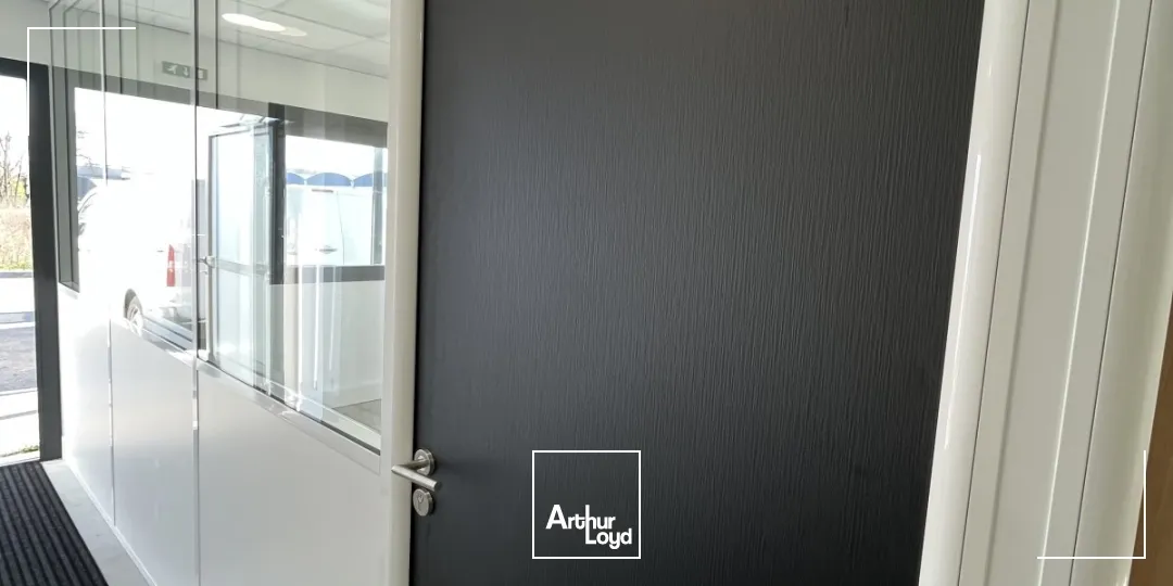 A louer - LOCAL D'ACTIVITE a378 m2 - GENAY