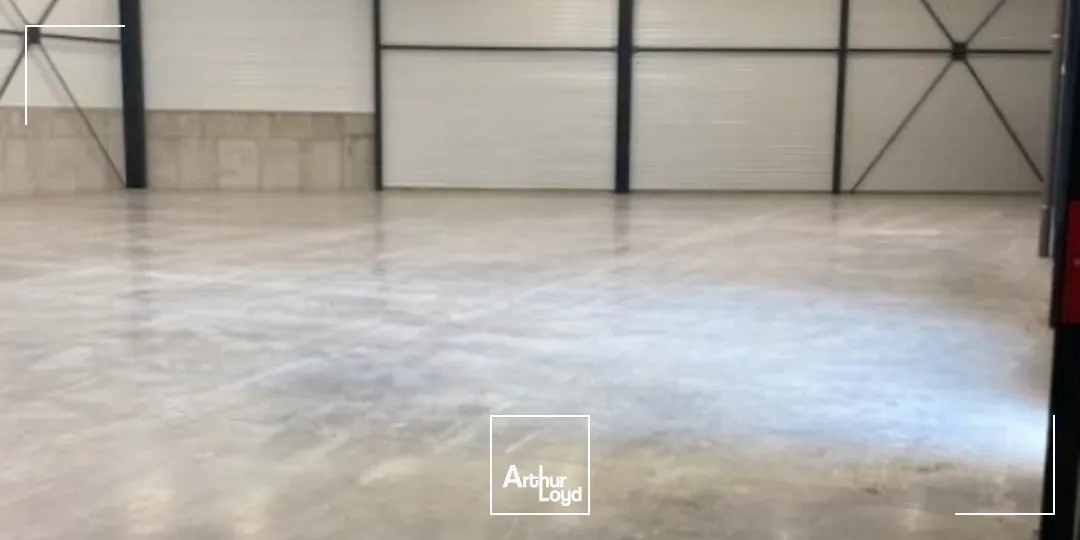 Local d'activité neuf, à vendre sur la commune de Frans, au sein d'un parc d'activité dynamique.