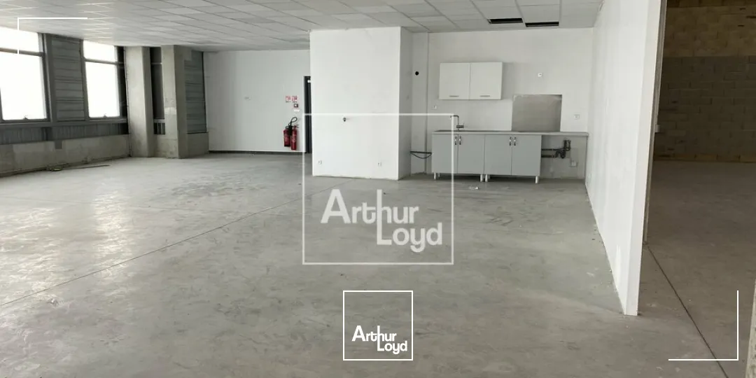 CELLULE LOGISTIQUE A LOUER LIEUSAINT