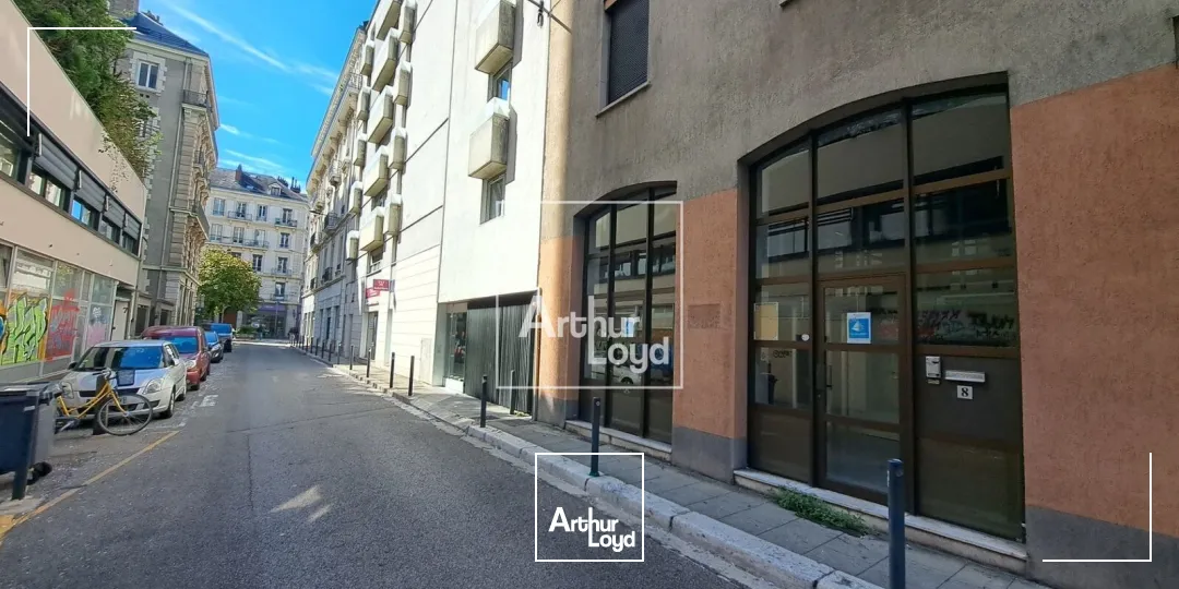Murs à vendre Local commercial - Grenoble - 87 m² 
