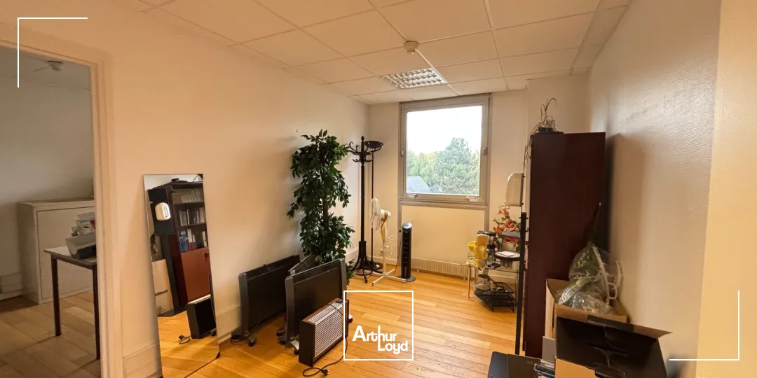 BUREAUX EN BON ÉTAT À LA VENTE-224 M²-CENTRE VILLE DE NANTES