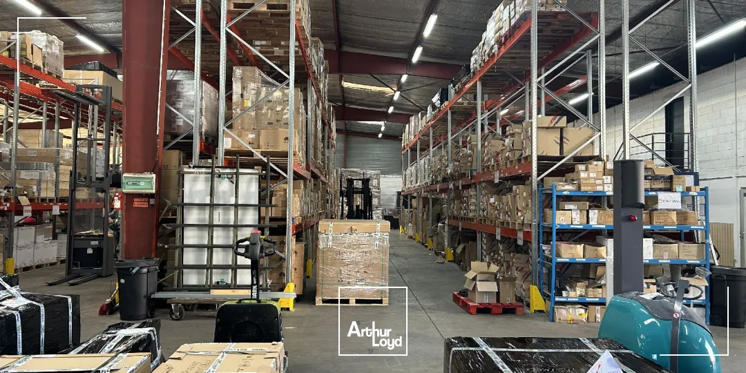 Entrepôt logistique et bureaux à louer dans la zone d'activité économique du CAPISCOL à Béziers