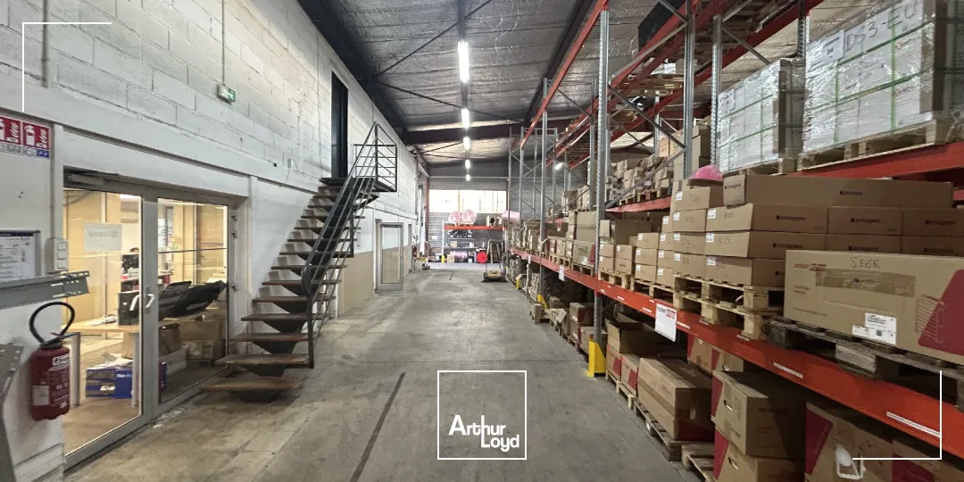 Entrepôt logistique et bureaux à louer dans la zone d'activité économique du CAPISCOL à Béziers