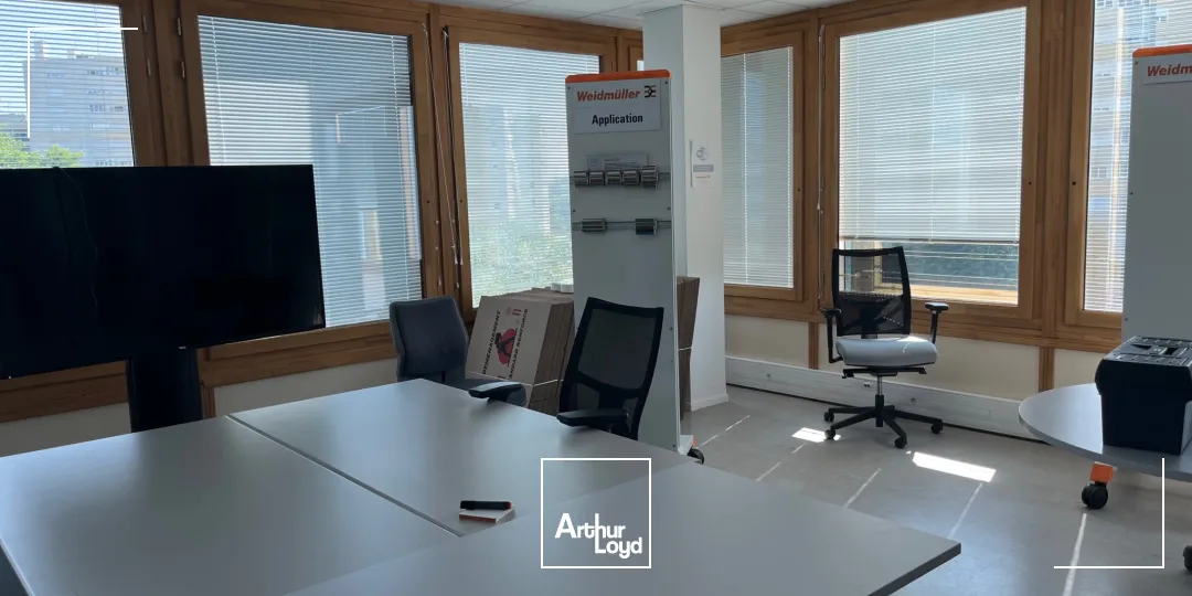 Plateau de bureaux de 776 m² à louer - proximité gare Cergy Préfecture.