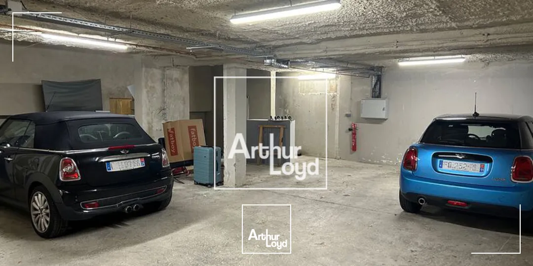 Bâtiment de bureaux à vendre à Toulouse centre avec terrasse et parking