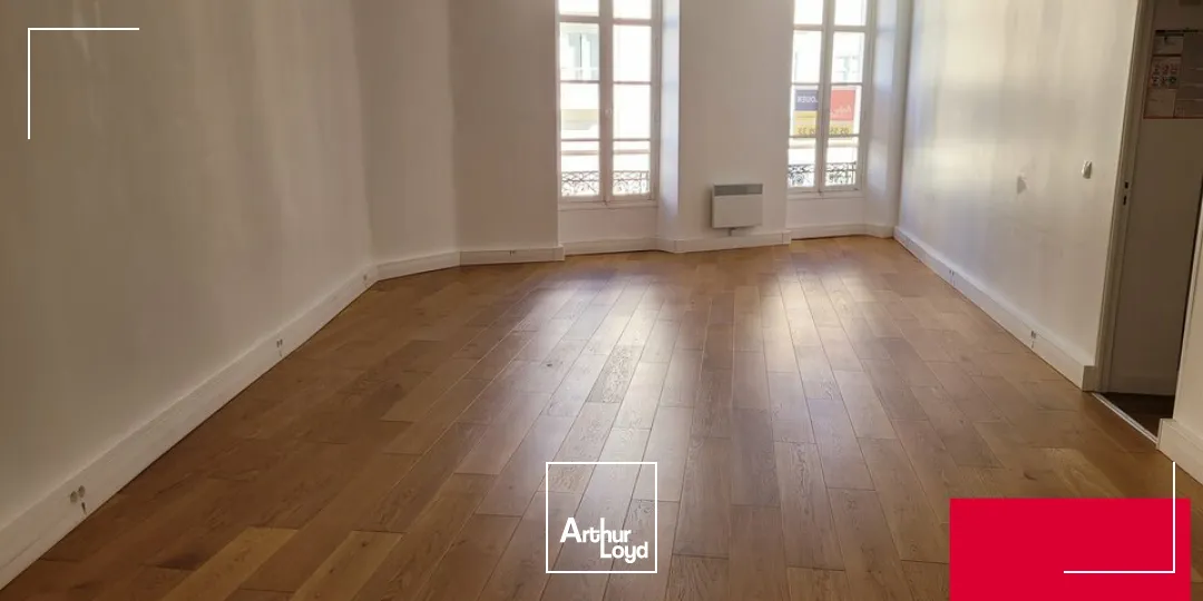 BIARRITZ, Place Clémenceau, BUREAU de 50 m²