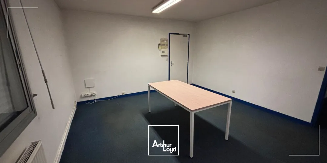 Bâtiment d’activité indépendant à louer à Sainte-Luce-sur-Loire avec entrepôt