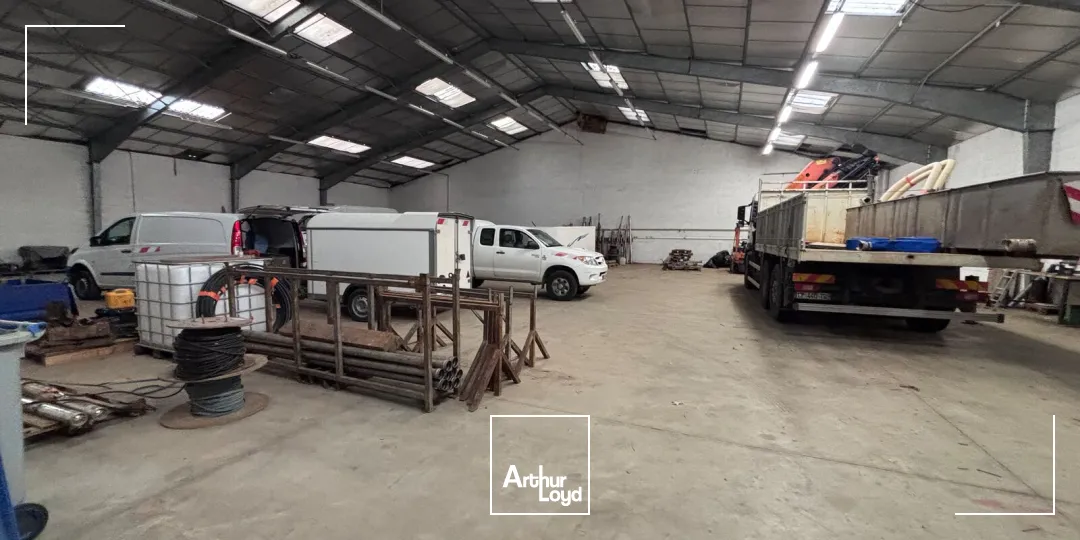 Bâtiment d’activité indépendant à louer à Sainte-Luce-sur-Loire avec entrepôt