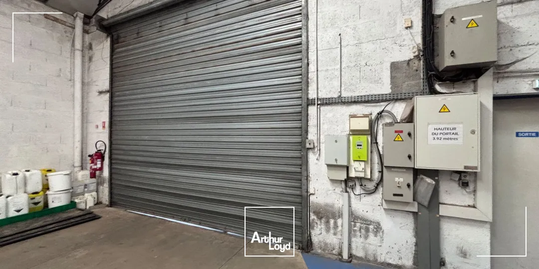 Bâtiment d’activité indépendant à louer à Sainte-Luce-sur-Loire avec entrepôt