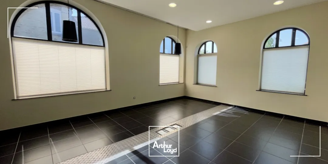 MAISON RÉHABILITÉ EN BUREAUX EN PARFAIT ÉTAT À BAILLEUL