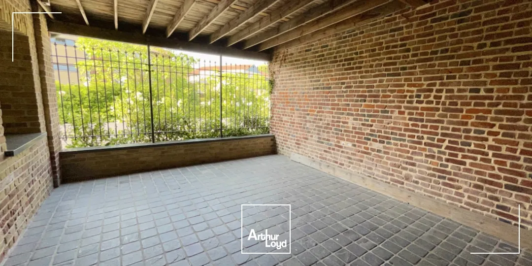 MAISON RÉHABILITÉ EN BUREAUX EN PARFAIT ÉTAT À BAILLEUL