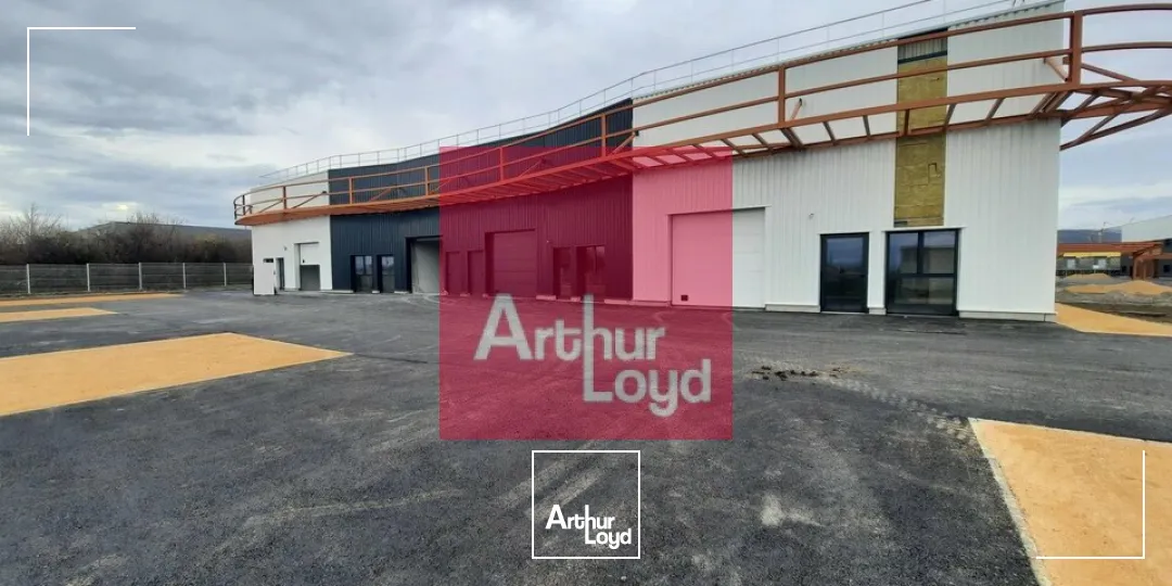 CLERMONT-FERRAND ZONE DES GRAVANCHES A LOUER LOCAL ACTIVITE 158 M² - PROGRAMME NEUF - 